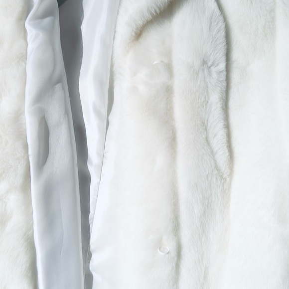 π€β€οΈ GORGEOUS 3/4 LENGTH WHITE LINED SOFT FUR COAT SIZE MEDIUM π€β€οΈ - Picture 10 of 15